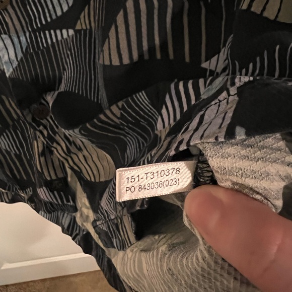 Tommy Bahama Silk Shirt Men’s Large Button Up Short Sleeve Polo - Picture 7 of 8